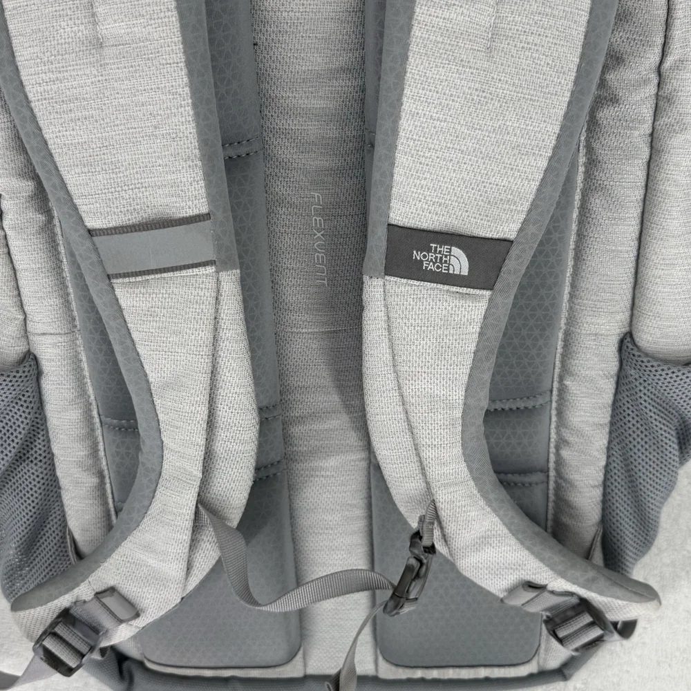 North Face Vault Backpack Silver Gray Flexvent Padded Compartment